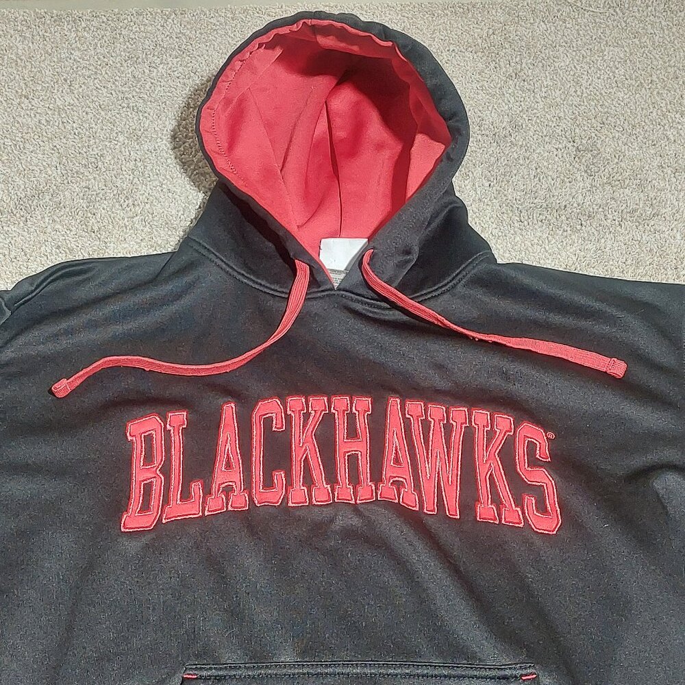 NHL Chicago Blackhawks officially licensed pullover hoodie Size L Large.